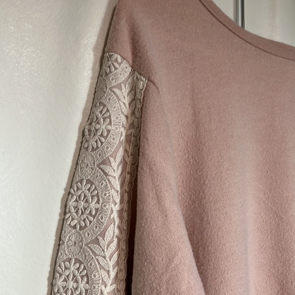 !!3 FOR $25 -- FN by Flora Nikrooz Pink and White Lace Lounge Set - Picture 3 of 11